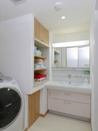 漆喰など自然素材を利用し、健康的な空間に